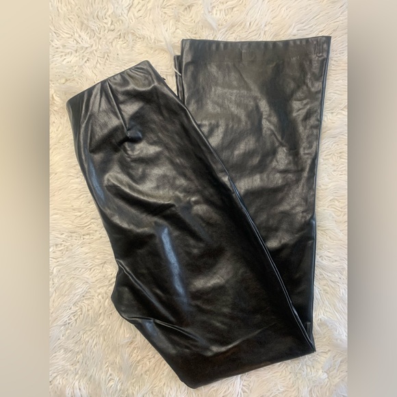 Wilfred Vegan Leather Flair Black Pants size 6 - Picture 2 of 4